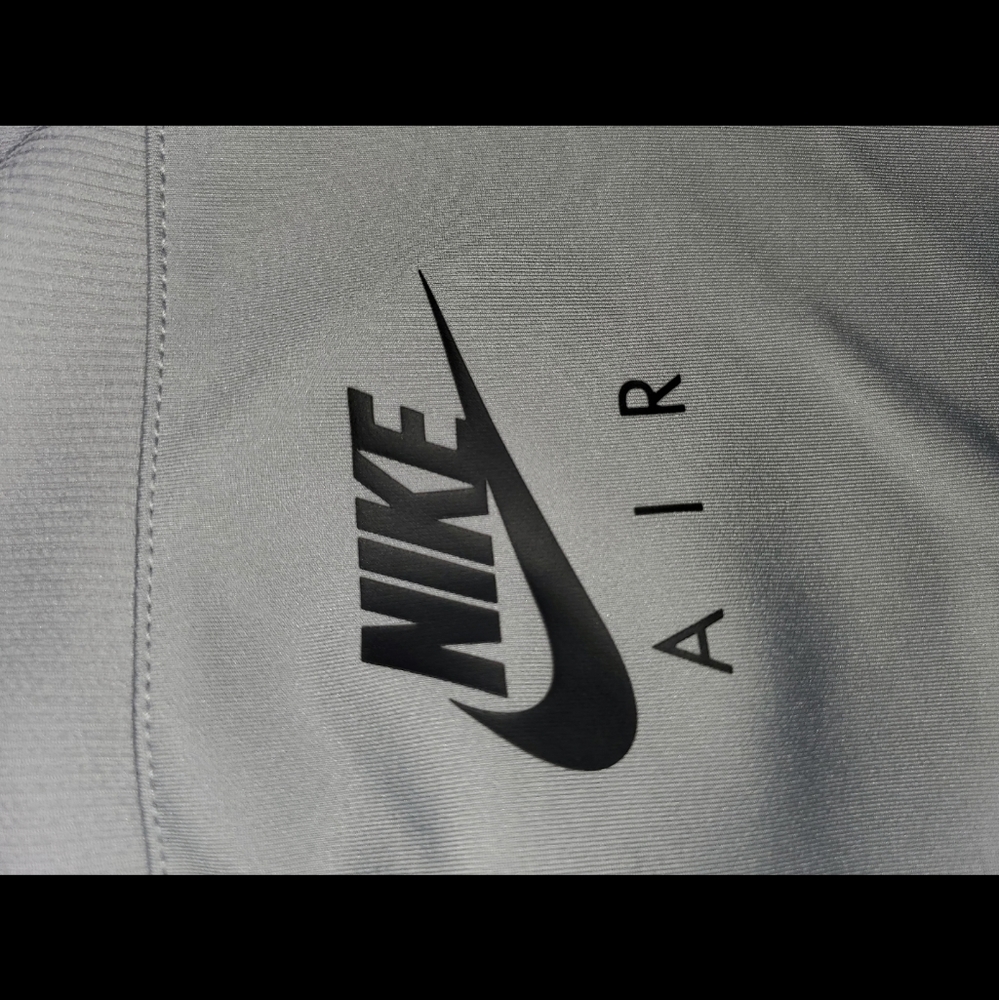 Nike - Picture 5 of 5